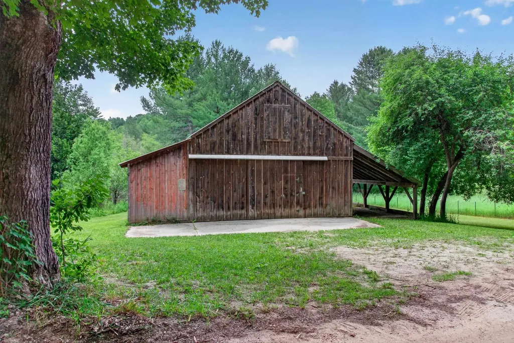 5885 Cedar Valley Road Long Lake Township MI 49684