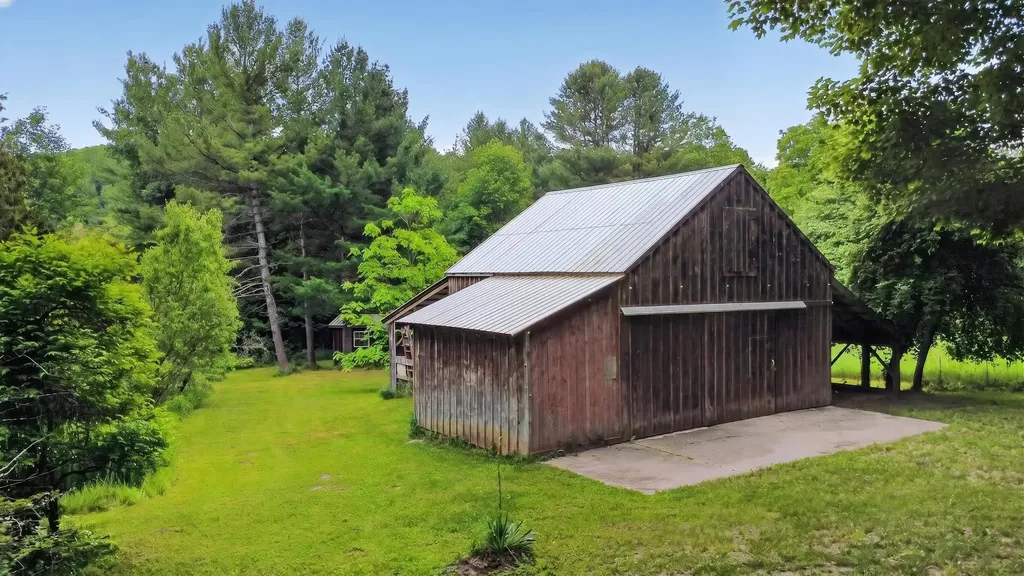 5885 Cedar Valley Road Long Lake Township MI 49684