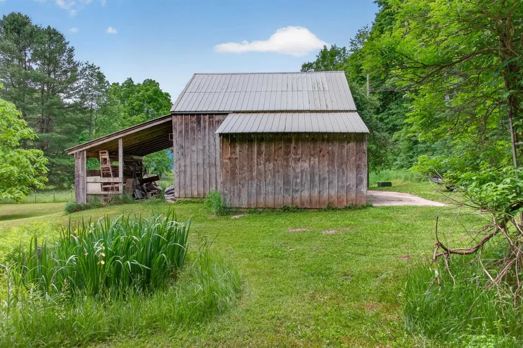 5885 Cedar Valley Road Long Lake Township MI 49684