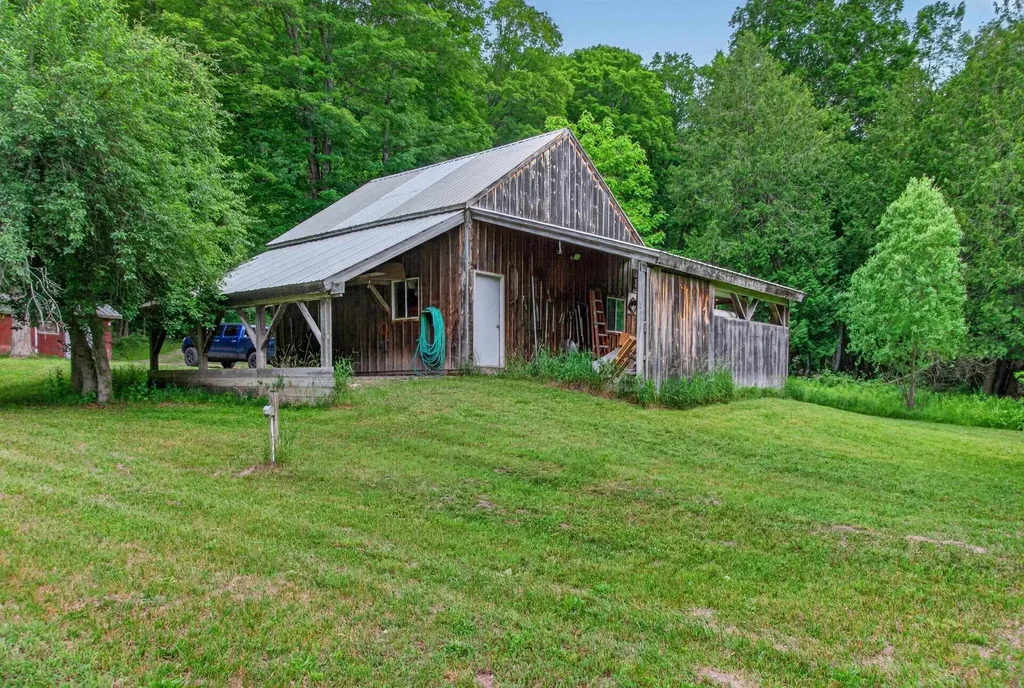 5885 Cedar Valley Road Long Lake Township MI 49684