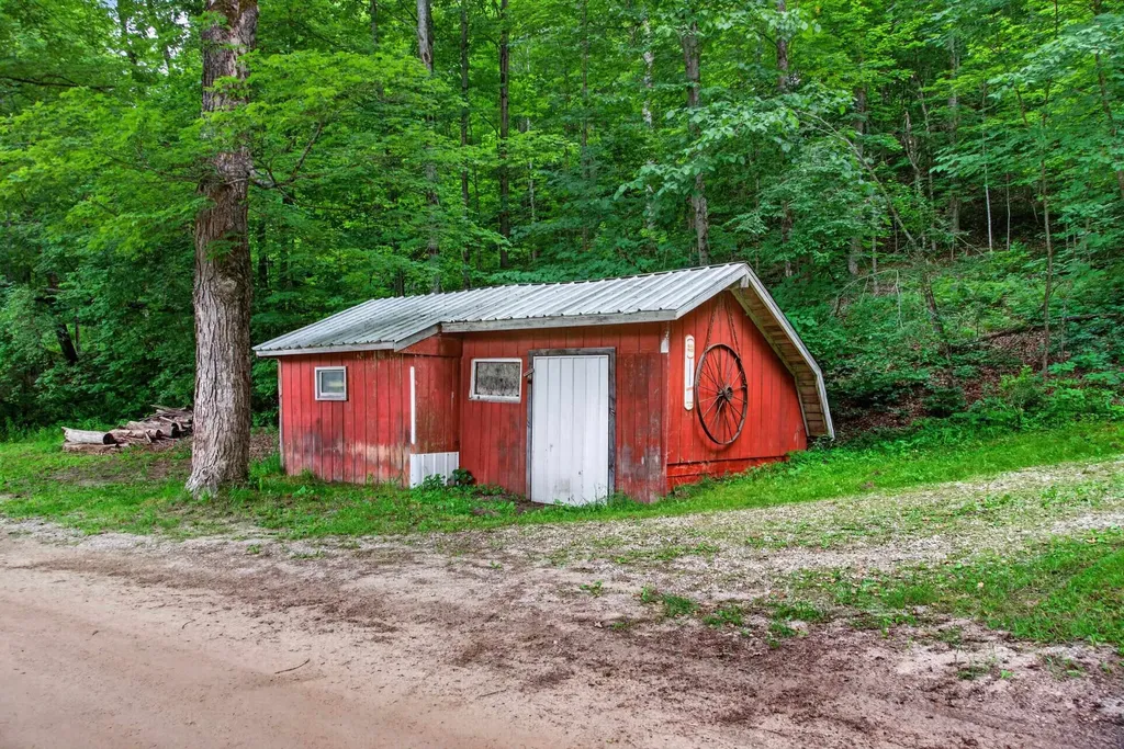 5885 Cedar Valley Road Long Lake Township MI 49684