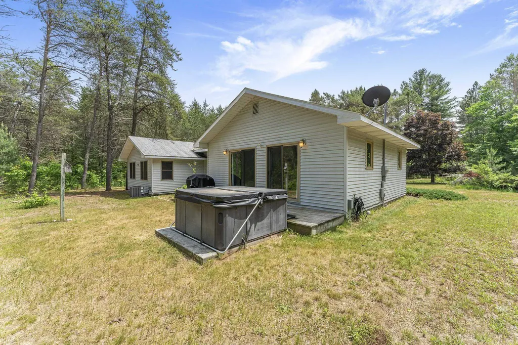 14764 Cinder Homestead Township MI 49617