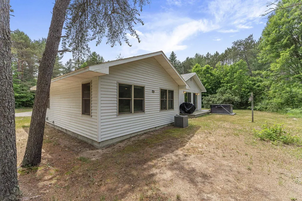 14764 Cinder Homestead Township MI 49617
