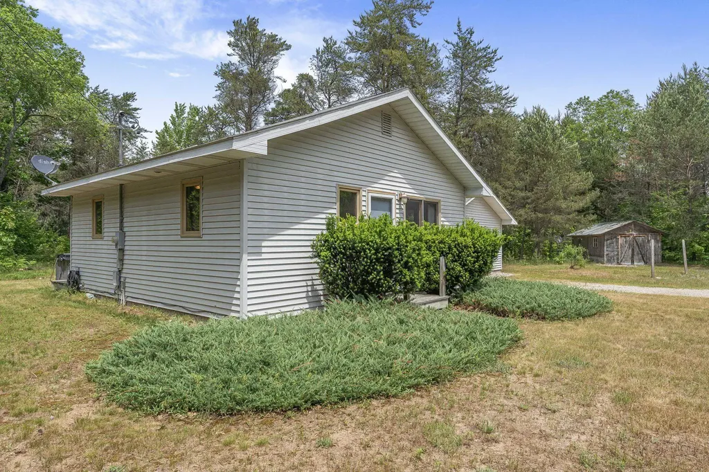 14764 Cinder Homestead Township MI 49617