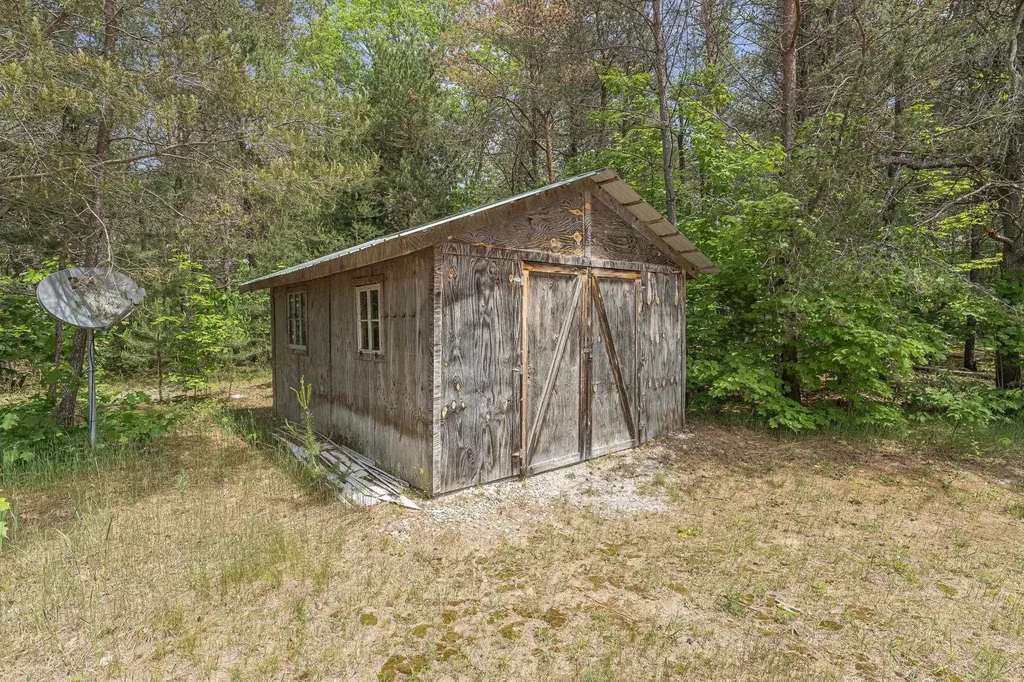 14764 Cinder Homestead Township MI 49617