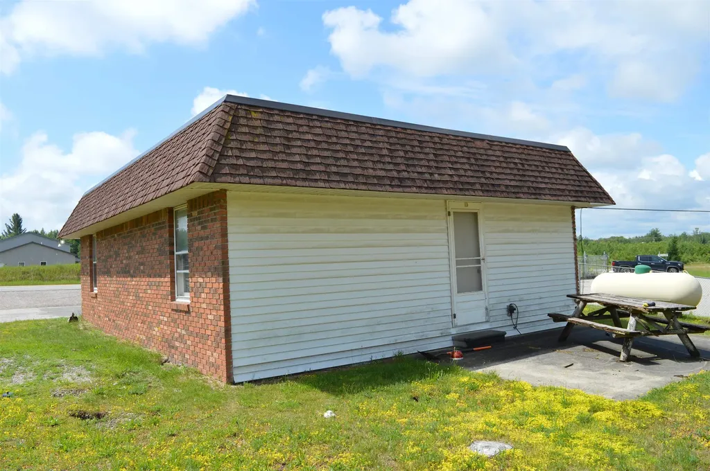 185 E M-72 Kalkaska Township MI 49646