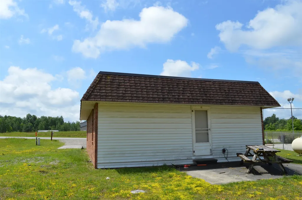 185 E M-72 Kalkaska Township MI 49646