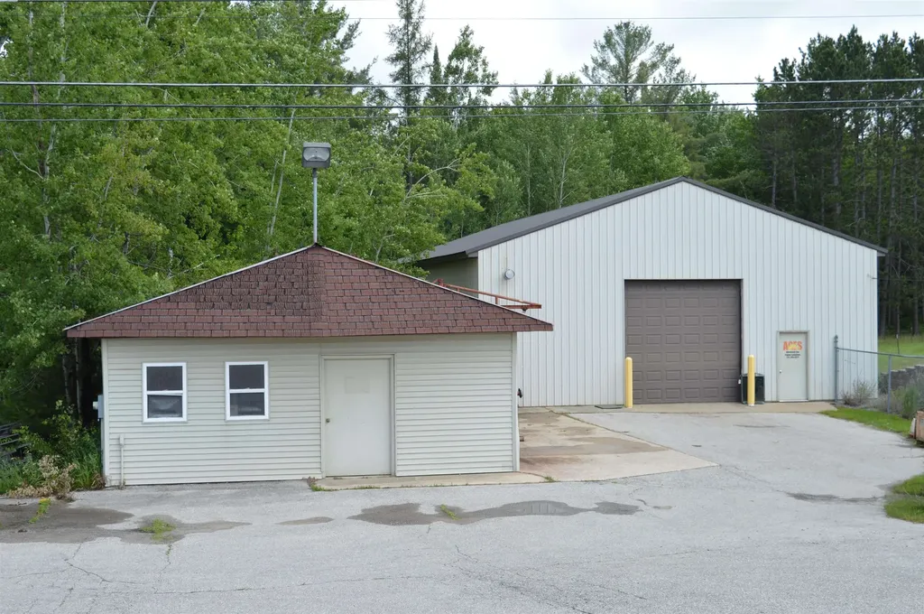 185 E M-72 Kalkaska Township MI 49646