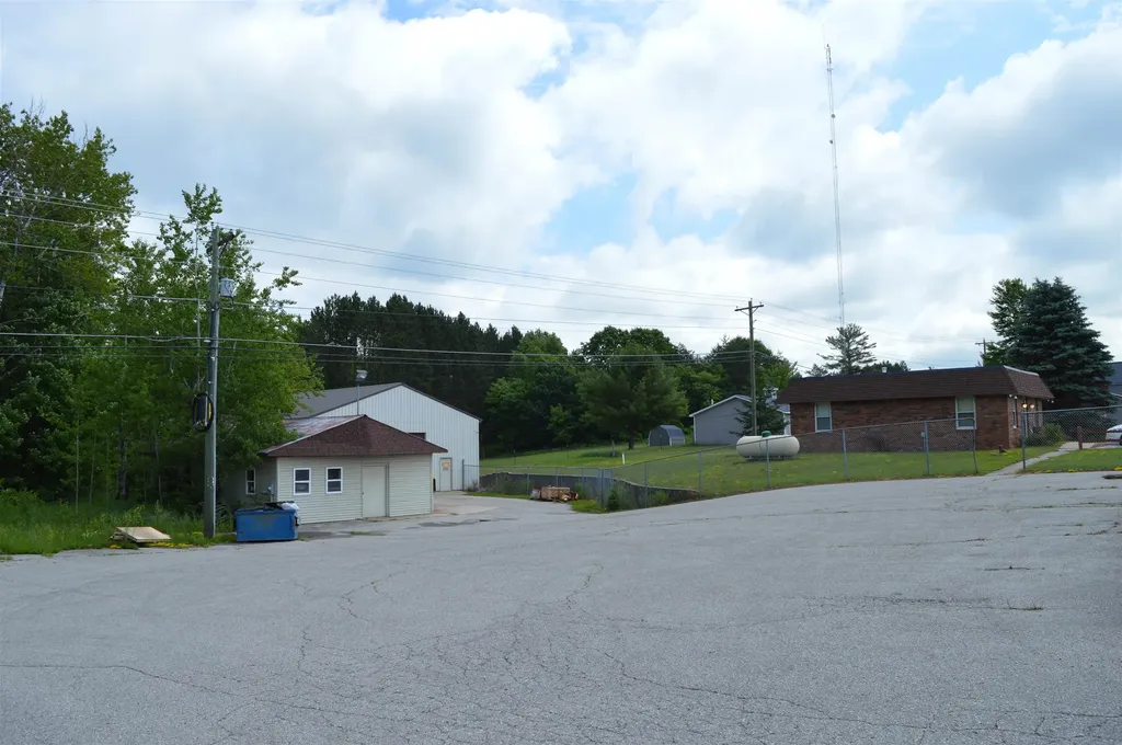 185 E M-72 Kalkaska Township MI 49646