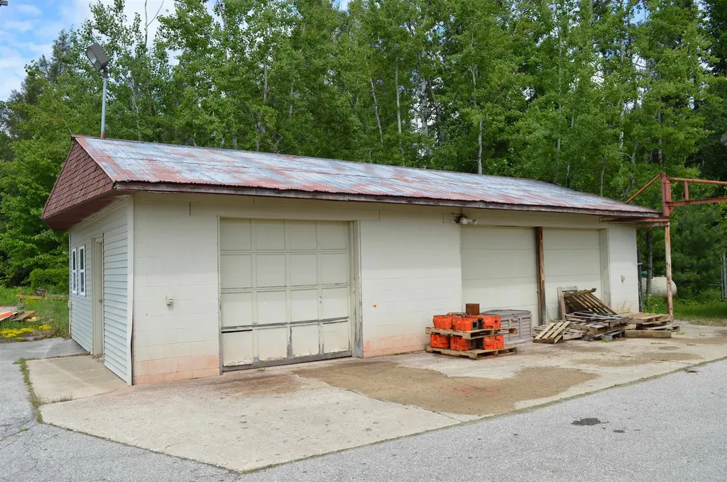 185 E M-72 Kalkaska Township MI 49646