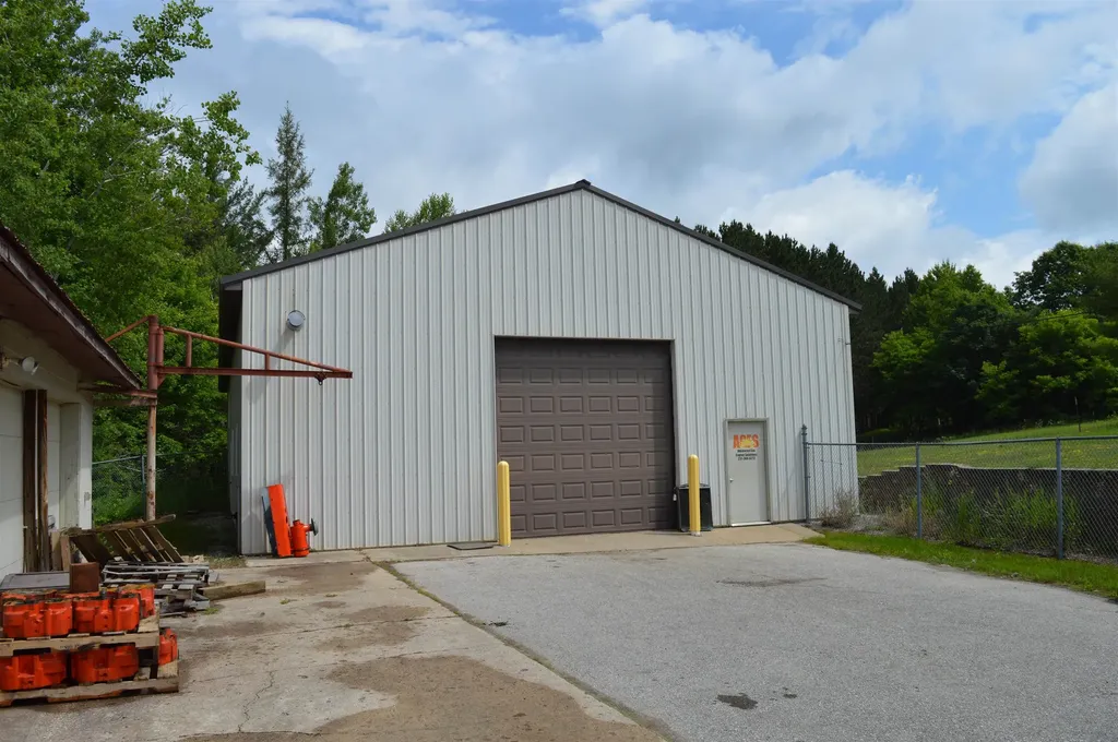 185 E M-72 Kalkaska Township MI 49646