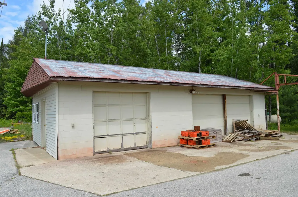 185 E M-72 Kalkaska Township MI 49646