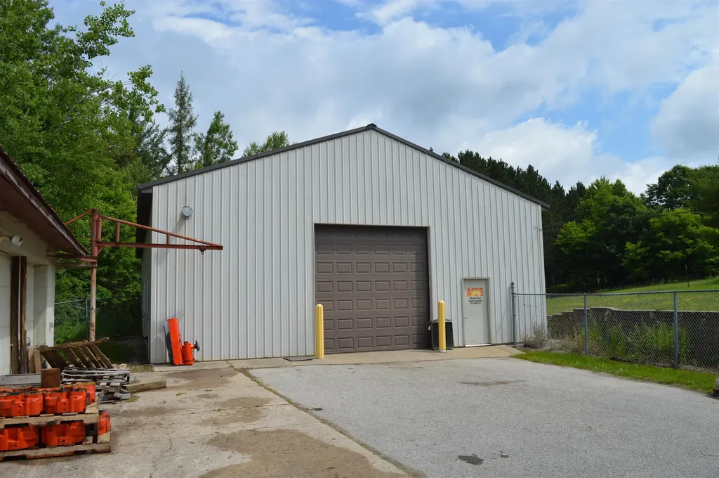 185 E M-72 Kalkaska Township MI 49646