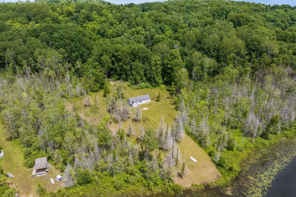 6263 East Jordan Road Banks Township MI 49729