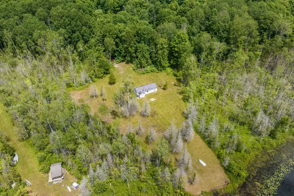 6263 East Jordan Road Banks Township MI 49729
