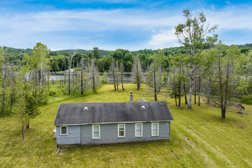 6263 East Jordan Road Banks Township MI 49729