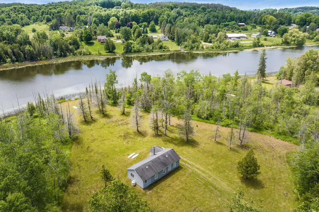 6263 East Jordan Road Banks Township MI 49729