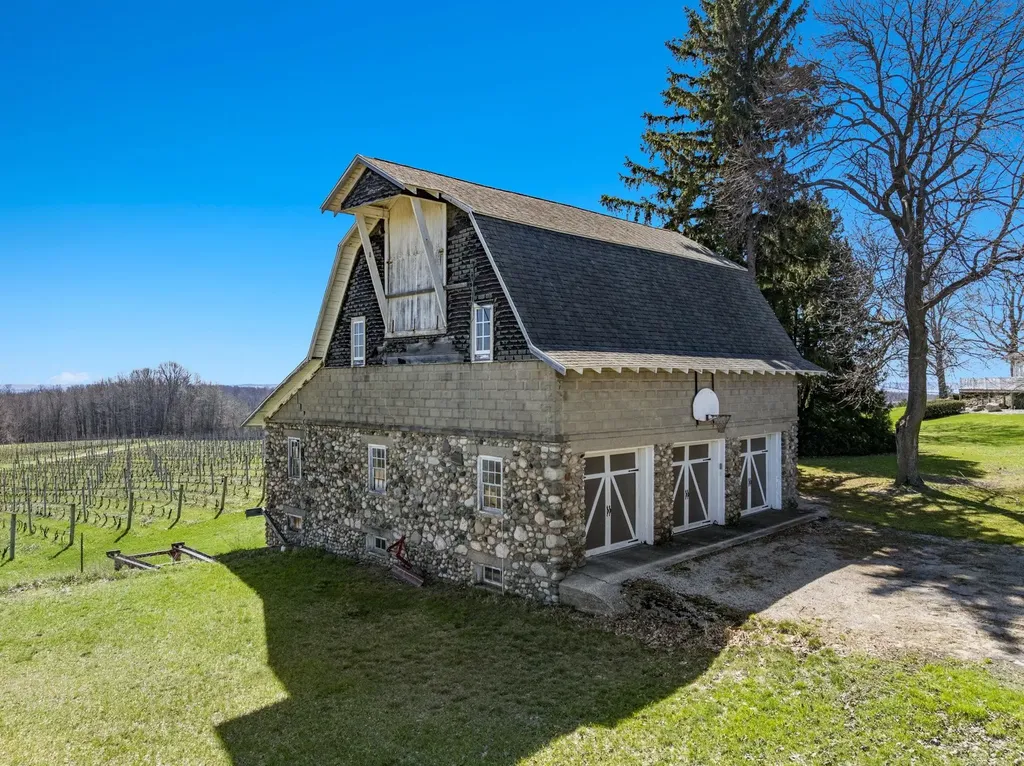 2770 Nelson Road Peninsula Township MI 49686