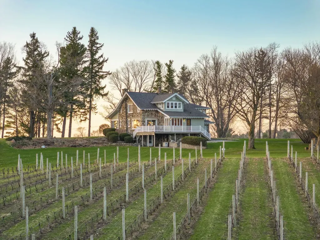 2770 Nelson Road Peninsula Township MI 49686