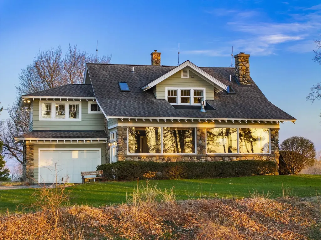 2770 Nelson Road Peninsula Township MI 49686
