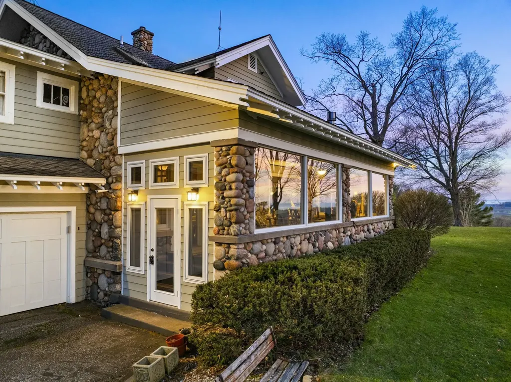 2770 Nelson Road Peninsula Township MI 49686