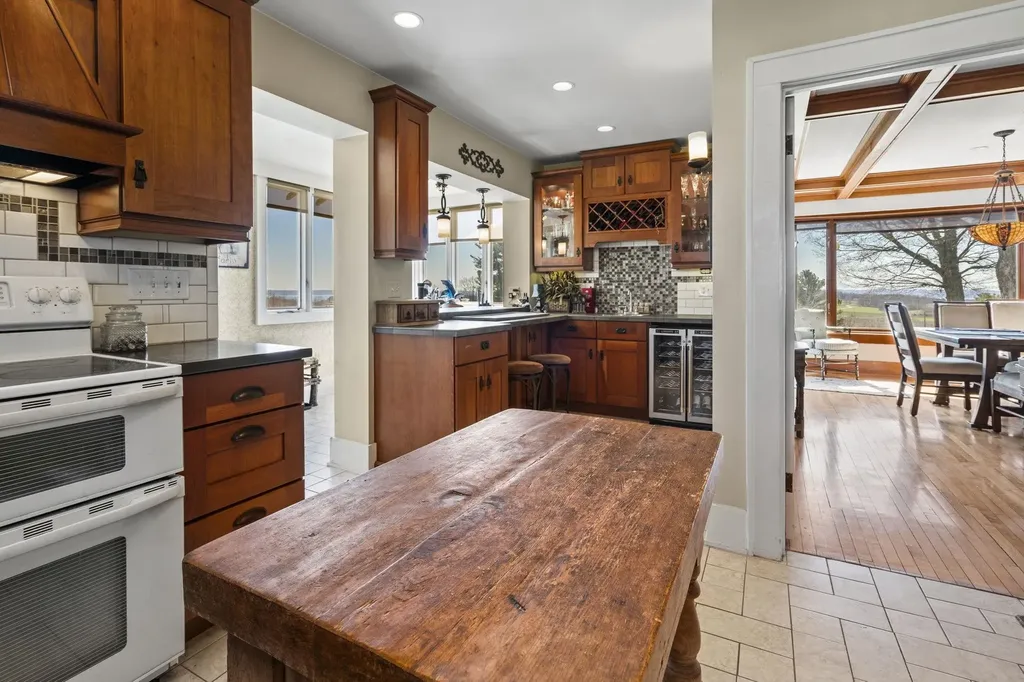 2770 Nelson Road Peninsula Township MI 49686