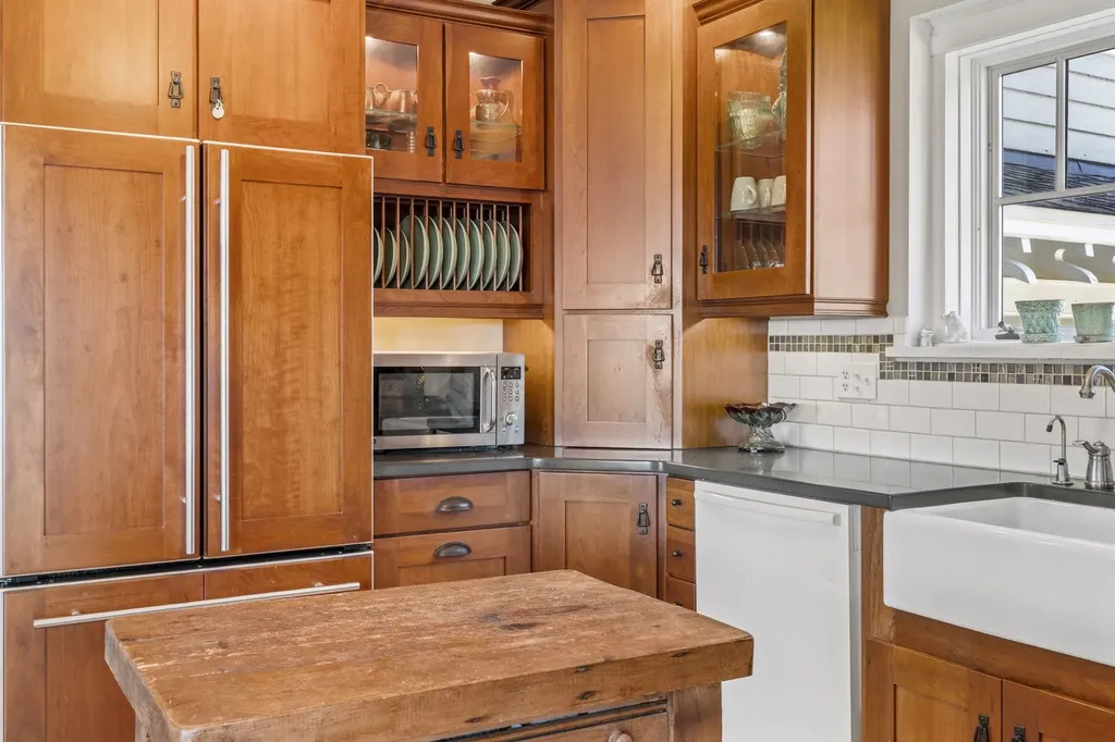 2770 Nelson Road Peninsula Township MI 49686