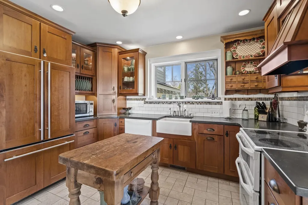 2770 Nelson Road Peninsula Township MI 49686