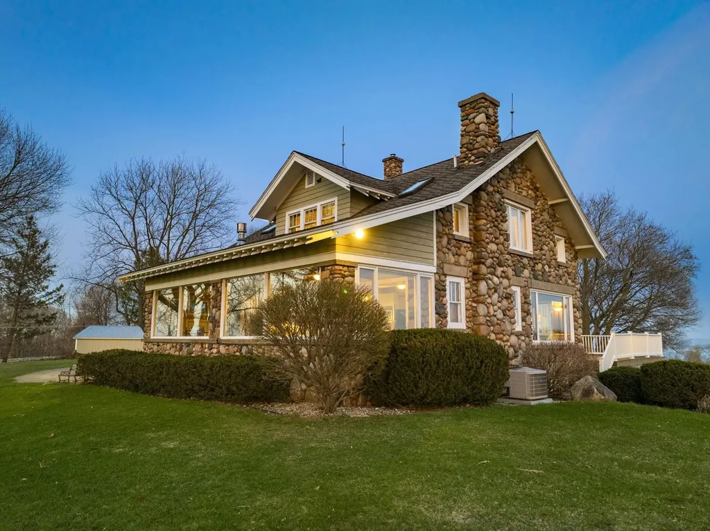 2770 Nelson Road Peninsula Township MI 49686