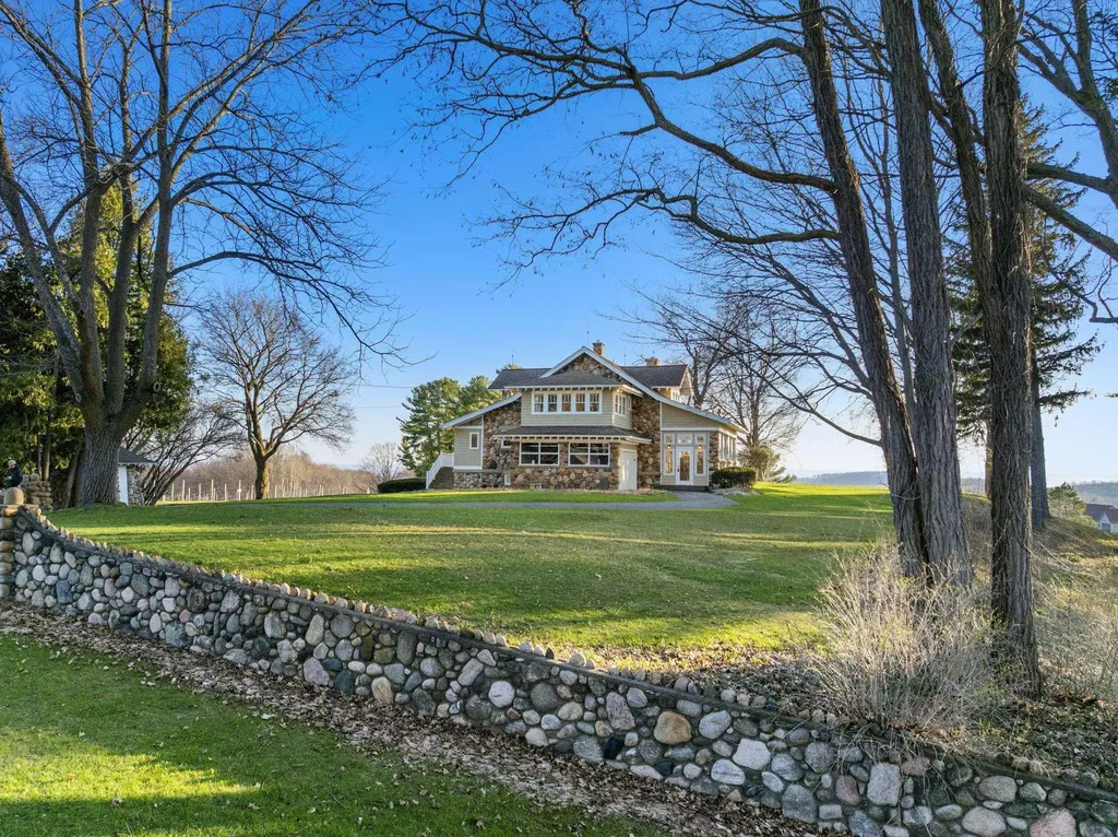 2770 Nelson Road Peninsula Township MI 49686