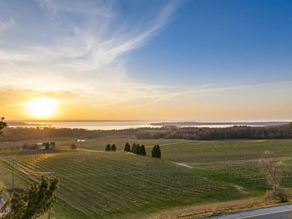 2770 Nelson Road Peninsula Township MI 49686