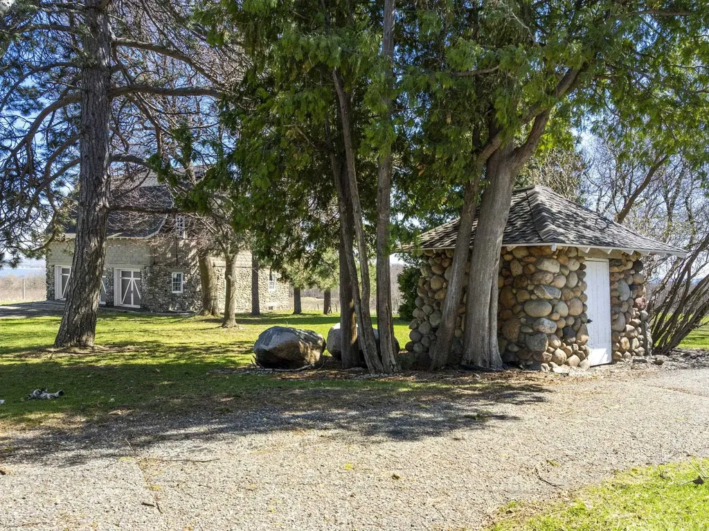 2770 Nelson Road Peninsula Township MI 49686