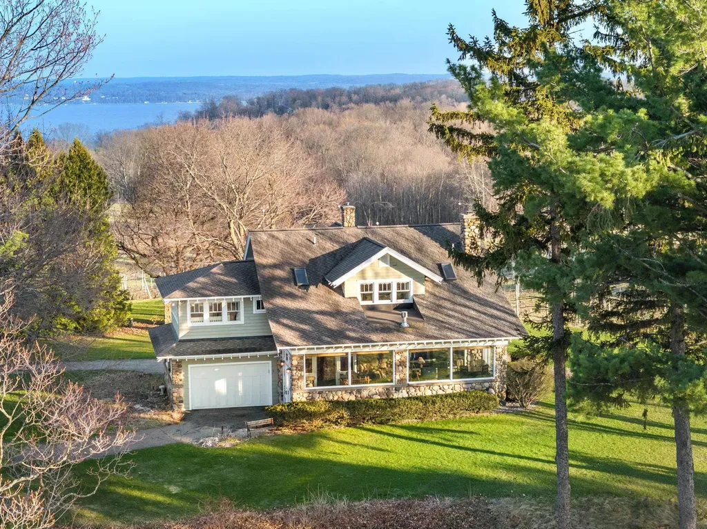 2770 Nelson Road Peninsula Township MI 49686