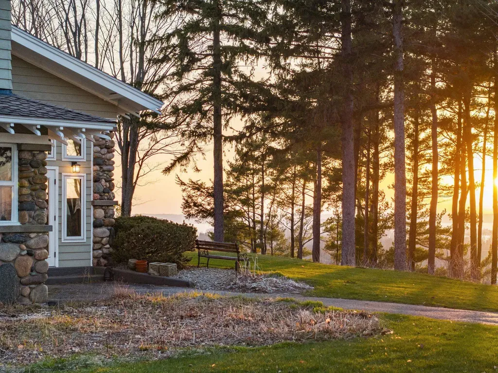 2770 Nelson Road Peninsula Township MI 49686