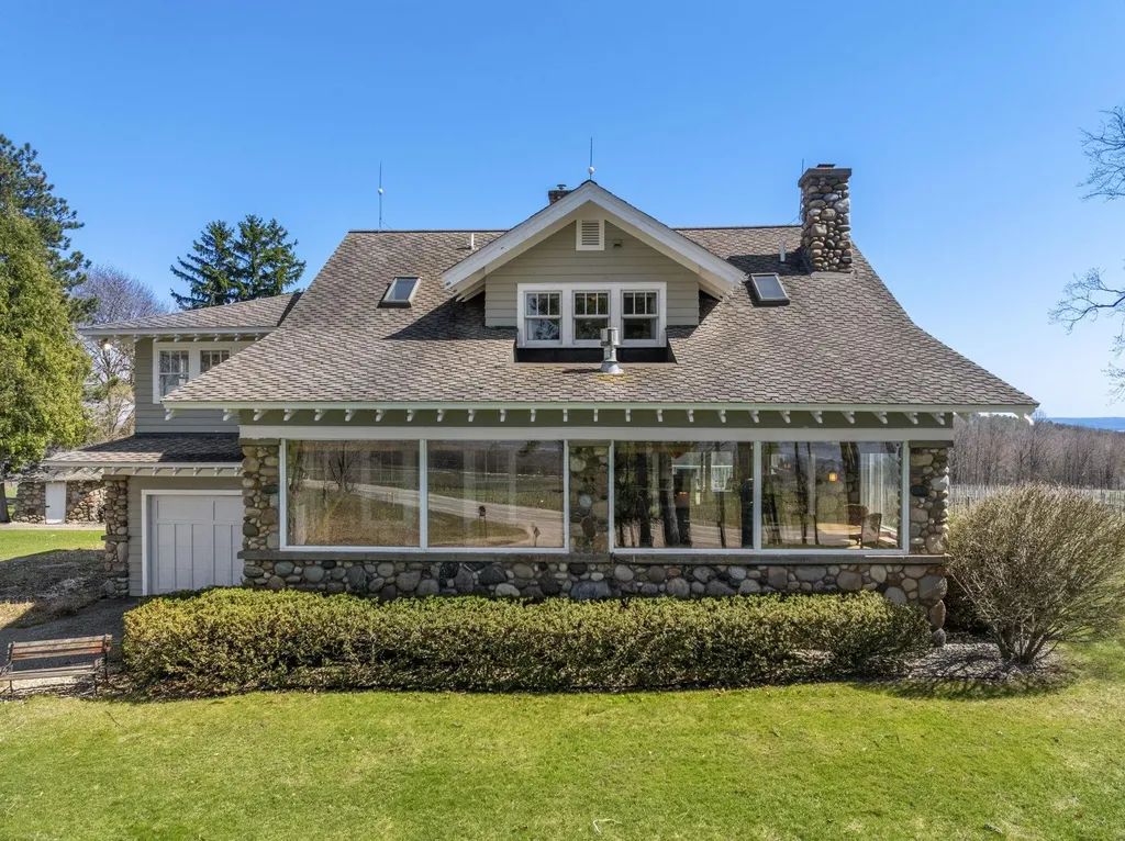 2770 Nelson Road Peninsula Township MI 49686
