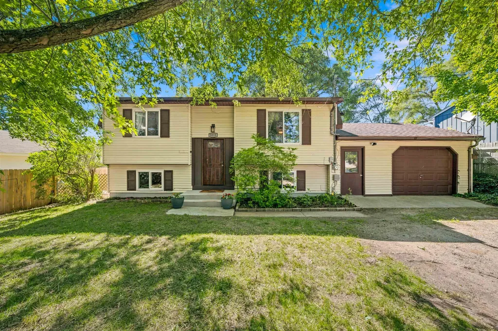 3313 Mapel Street Garfield Charter Township MI 49684