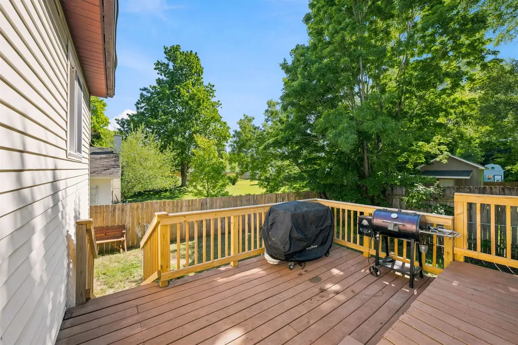 3313 Mapel Street Garfield Charter Township MI 49684