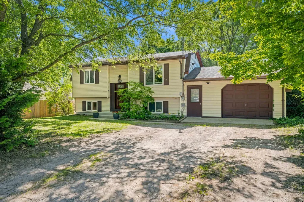 3313 Mapel Street Garfield Charter Township MI 49684