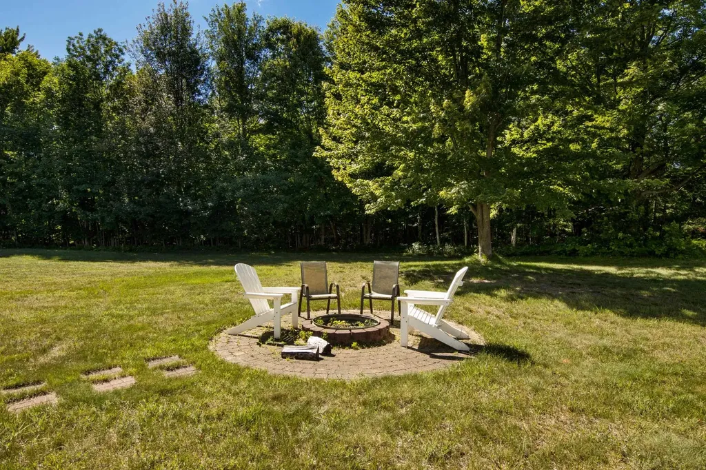 3158 E Duck Lake Road Green Lake Township MI 49637