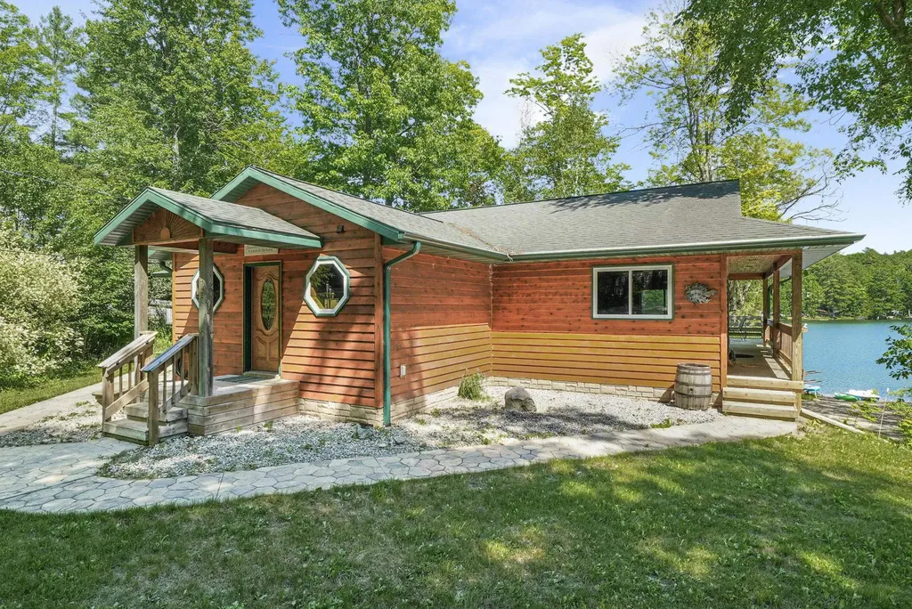 376 Highview Road East Bay Township MI 49696