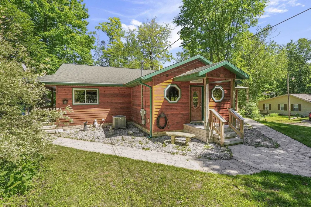 376 Highview Road East Bay Township MI 49696