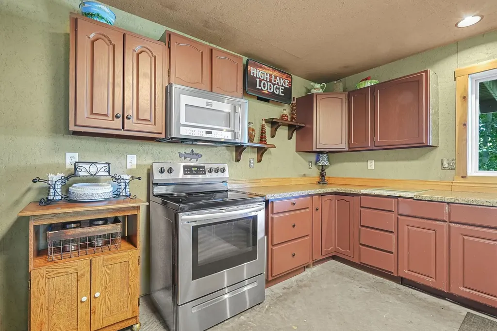 376 Highview Road East Bay Township MI 49696