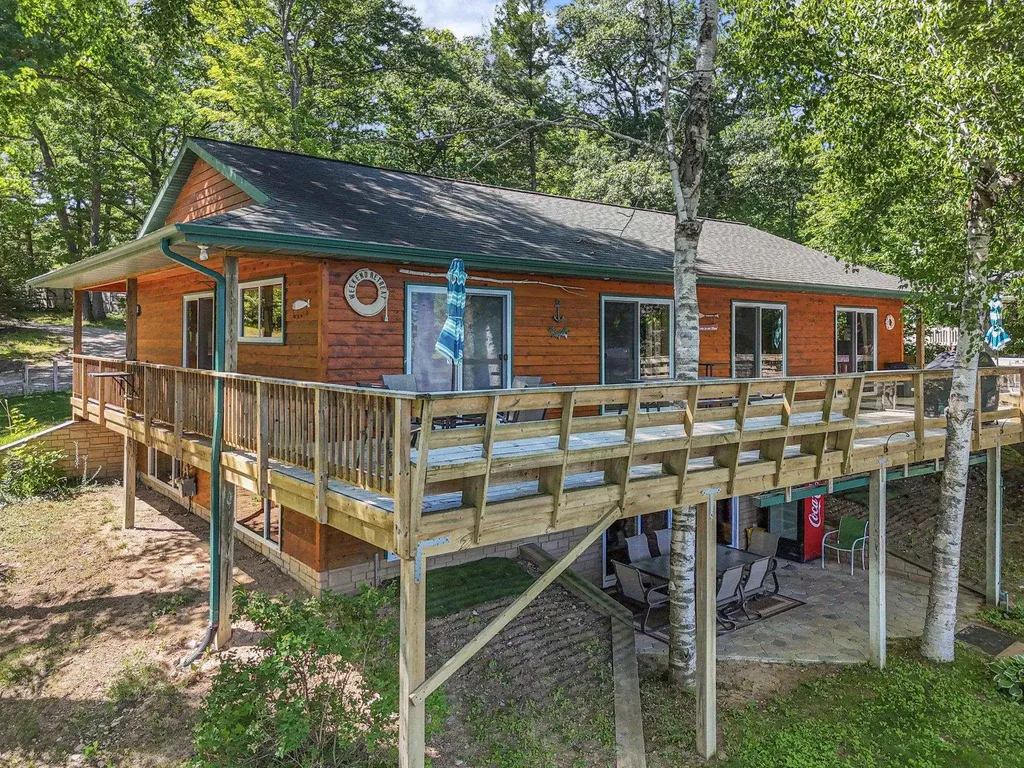 376 Highview Road East Bay Township MI 49696