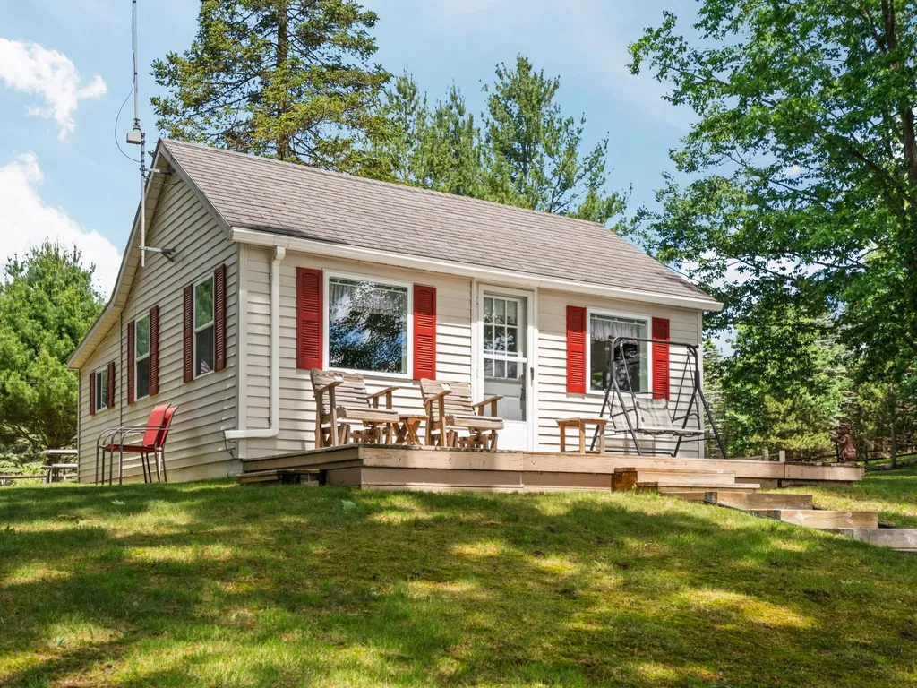 3877 Lincoln Drive NE Kalkaska Township MI 49646