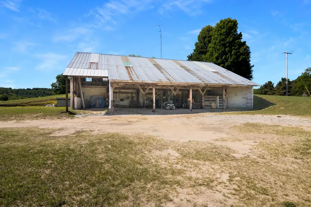7981 S Maple City Road Cleveland Township MI 49664