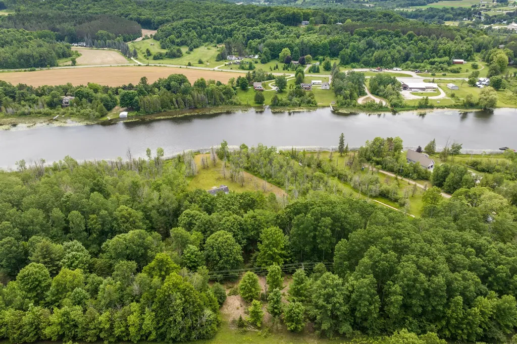 6263 East Jordan Road Banks Township MI 49729