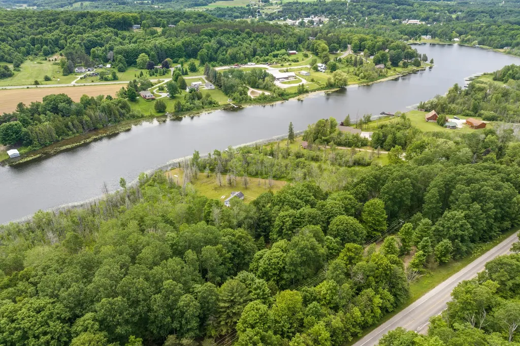 6263 East Jordan Road Banks Township MI 49729