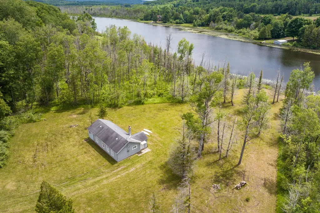 6263 East Jordan Road Banks Township MI 49729