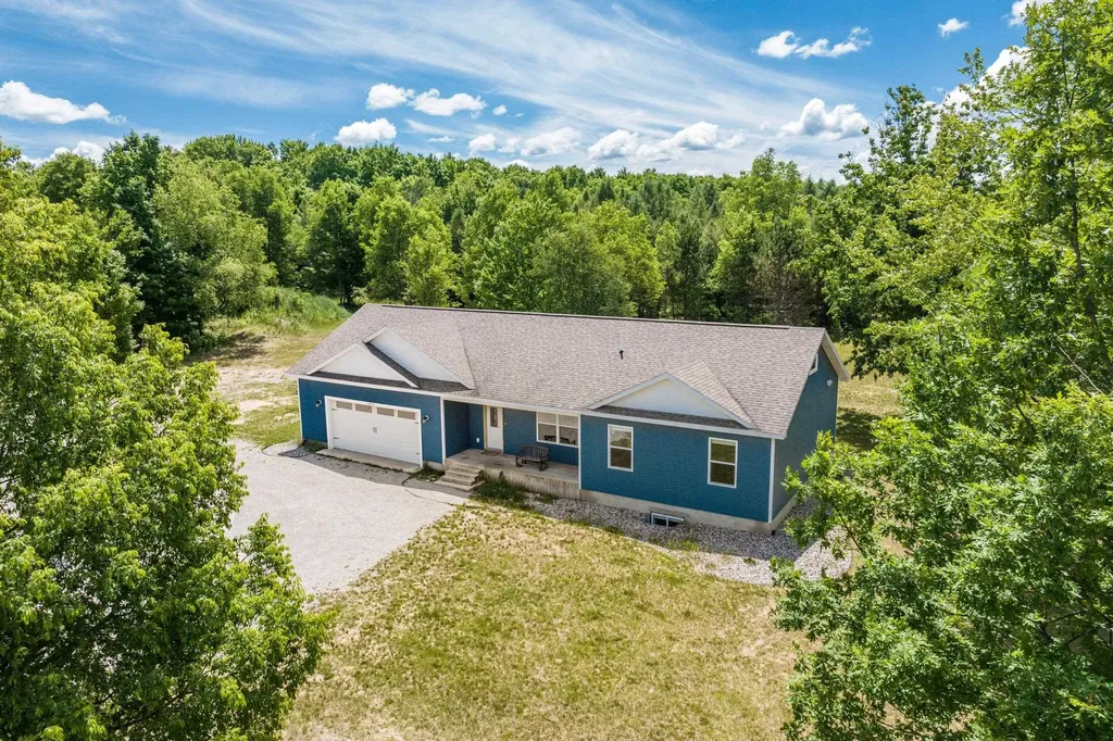 3424 Starlight Trail Paradise Township MI 49649