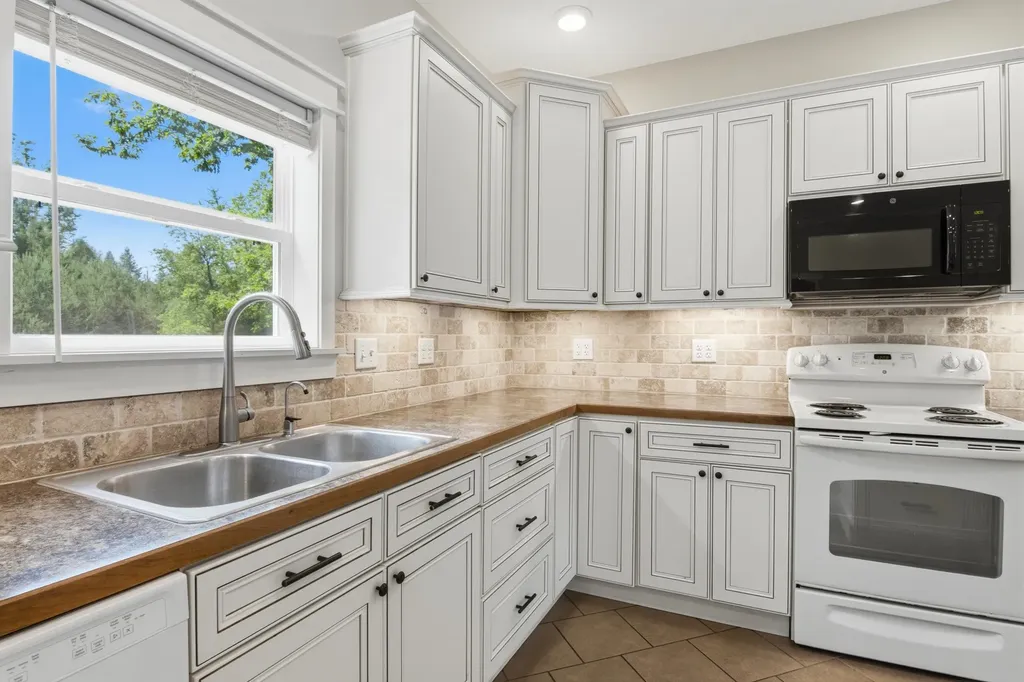 3424 Starlight Trail Paradise Township MI 49649